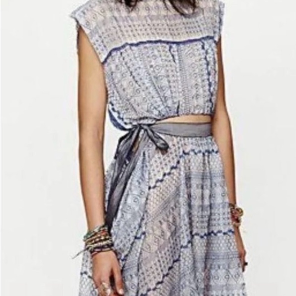 Free people NWT embroidered dress size large - Picture 2 of 8